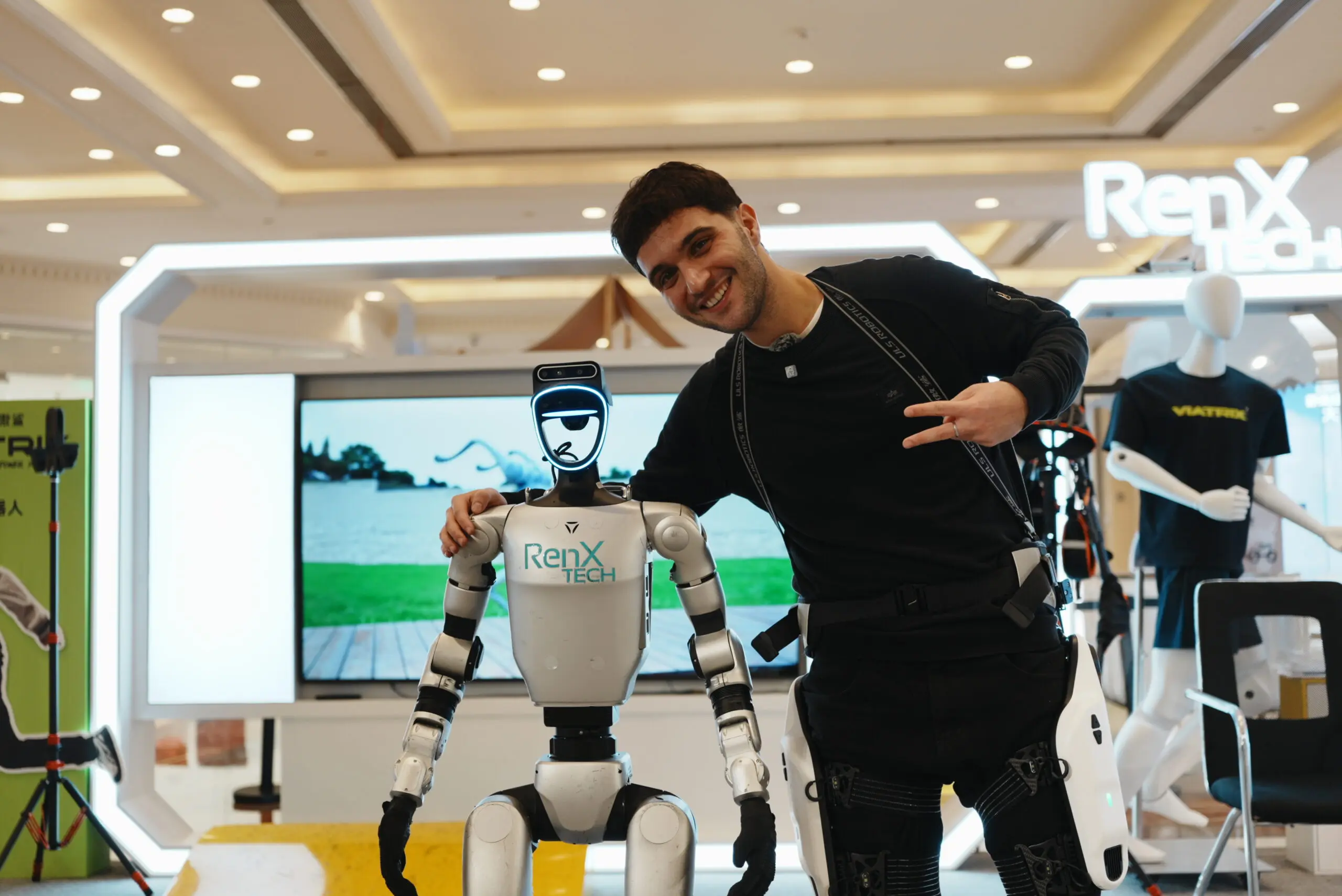 3.5-Hour Robotics, EVs, & Drone Experience in Shanghai