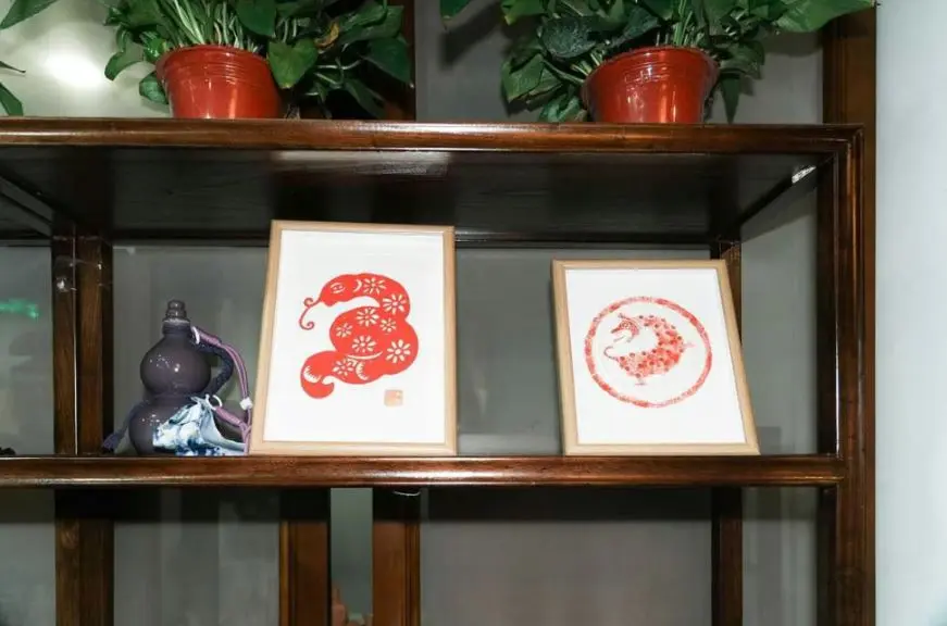 3-Hour Traditional Paper Cutting Workshop in Xi’an