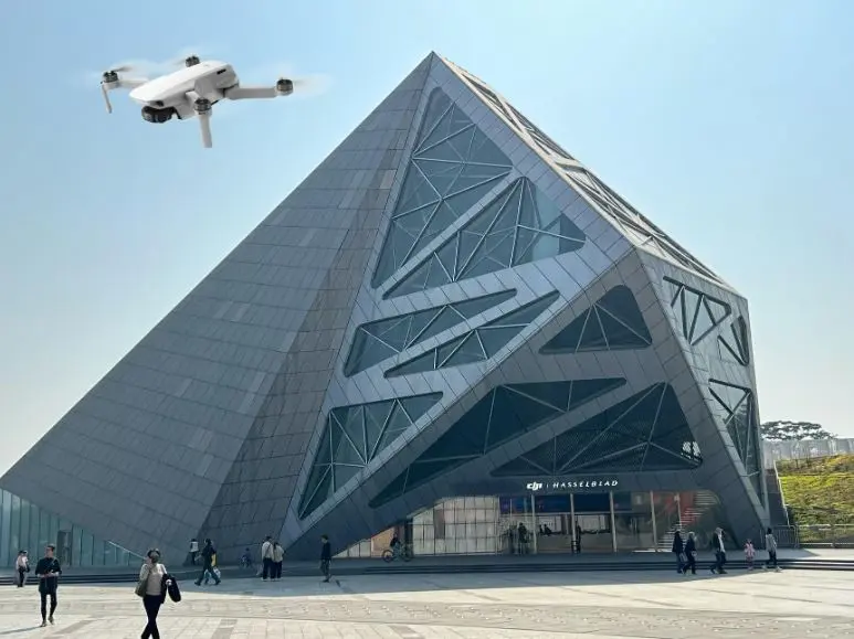 7-Hour Tech DJI Electronics Market and Lianhua Mountain Tour in Shenzhen
